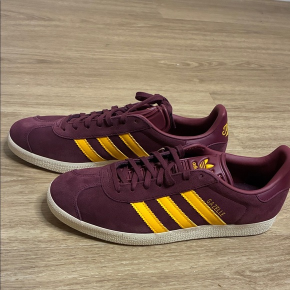 Adidas Gazelle’s Portland Timbers Maroon and Gold Sneakers - Picture 5 of 8